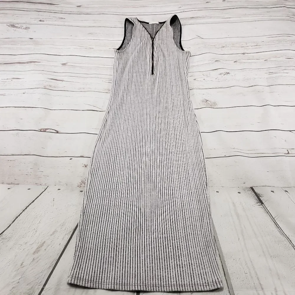 Jella C. Dress Size Large Sleeveless Front Zipper